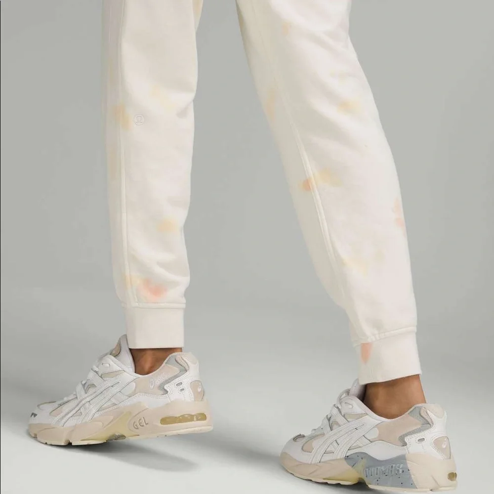 Lululemon Scuba High-Rise French Terry Jogger CHOY size 10 - Picture 3 of 7